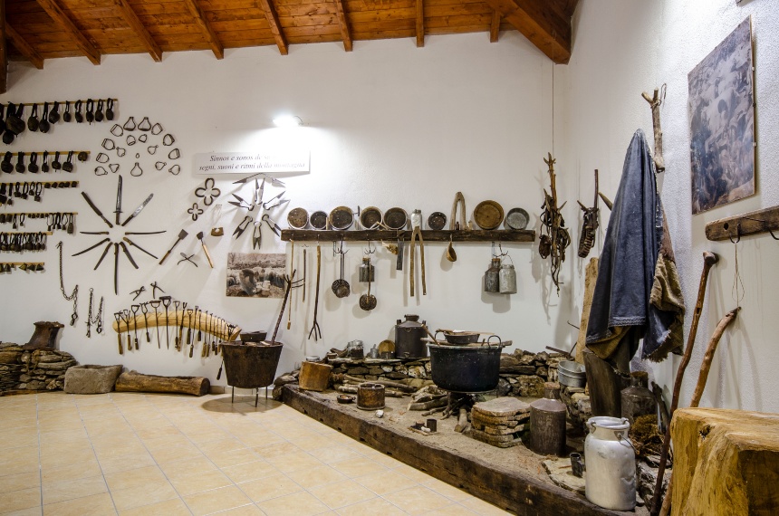 Aritzo, Museo Etnografico. Sala sul mondo del pastoralismo