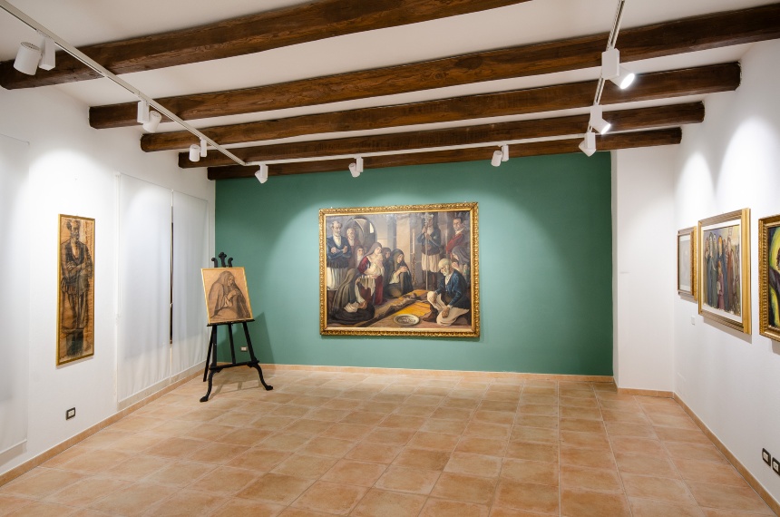 Aritzo, Museo Mura. Sala delle opere sacre con l’Adorazione del Venerdì Santo